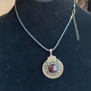 Vintage-Inspired Gold and Deep Red Pendant Necklace